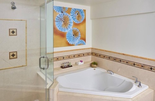 Pelican Bay Complejo | Steps Away from White Sands: Rooom w/ Breathtaking Coastal View, Pools Access