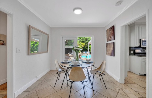 Lauderdale Beach Casa | Steps from Beach / Quaint Cottage / Heated Pool / Sand Key / RESlDENCES