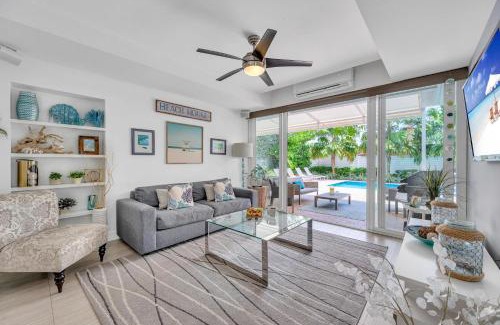 Birch Park Finger Streets Casa | Steps from Beach Heated Pool Gulf Stream Key RESlDENCES