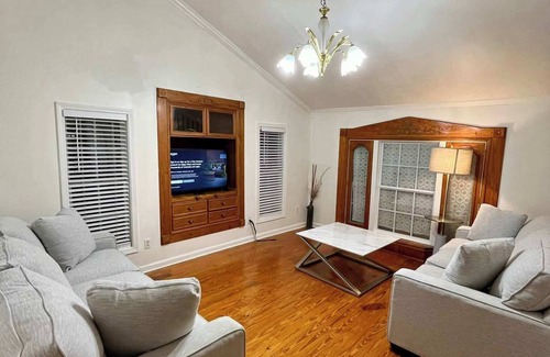 Lafayette Casa | Steps From Downtown Minutes to the Airport