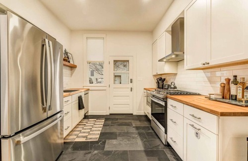 Stroudsburg Apartamento | Steps From Downtown Stroudsburg | 2BR + Sleeps 4