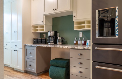 Pocatello Casa | Steps from ISU, Hot Tub, Fire Pit, game room,