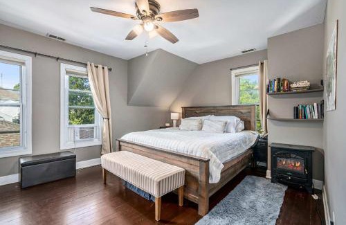 Valparaiso Casa | Steps from Journeyman in Downtown Valparaiso