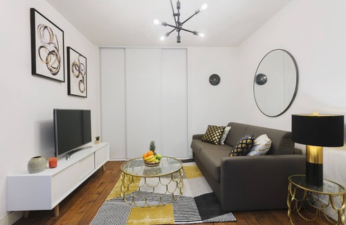 Saint-Victor Apartamento | Steps from La Seine - Lovely Latin Quarter 1BR