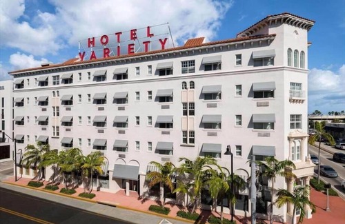 West Avenue Apartamento | Steps from Miami Attractions | Walkable South Beach Studio