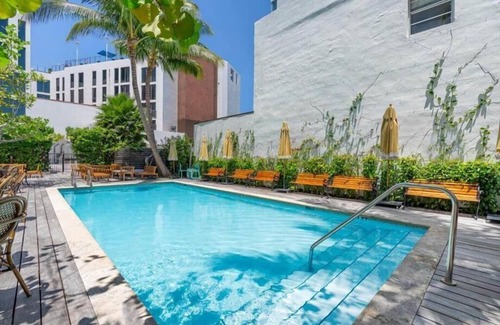 West Avenue Apartamento | Steps from Miami Attractions | Walkable South Beach Studio