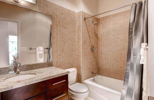 George Washington University Apartamento | Steps from National Mall& White House | nr Foggy Bottom