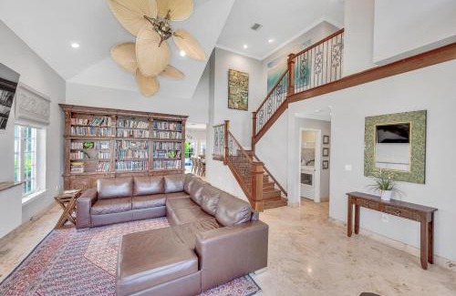 Birch Park Finger Streets Casa | Steps from the Beach Heated Pool Seaside Key