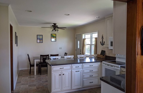 Michigan City Casa | Recuerdos familiares, pasos a la playa, recientemente remodelados, totalmente equipados