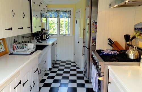 Siasconset Casa | Steps from the beach views of the ocean