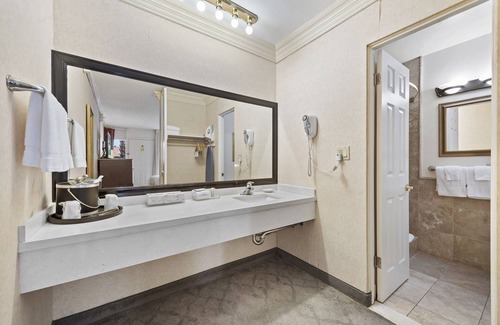 Laguna Beach Hotel | Steps from the best beaches, shops, restaurants $62