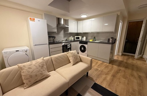 Wembley Central Apartamento | Steps from the Stadium – 2BR Flat