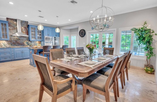 Birch Park Finger Streets Casa | Steps from the Beach / Heated Pool / Seaside Key