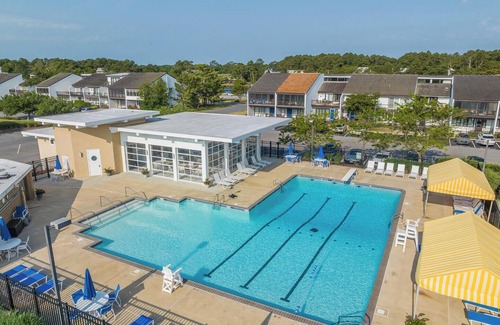 North Shores Casa | Steps from the Ocean! Renovated Townhome with Pool, Beach & Private Yard