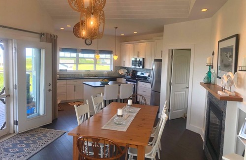 Darnley Casa | Casa de playa nueva, espaciosa y moderna - capacidad para 10 personas.