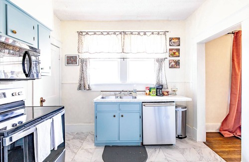 University District Casa | Steps from U of M | Desk, TV in each bedroom