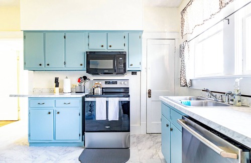 University District Casa | Steps from U of M | Desk, TV in each bedroom