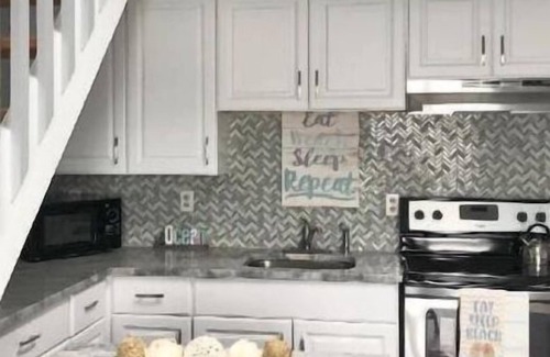 Wells Beach Condominio | Steps from Wells Beach, Bellevue by the Sea is perfect for your Maine vacation
