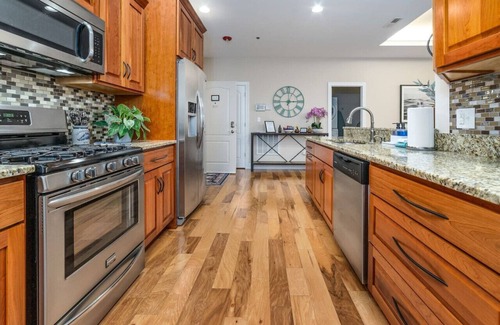 Lexington Condominio | Steps from WLU & VMI Loft with Private Parking