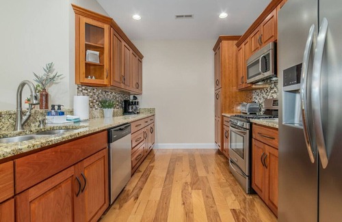 Lexington Condominio | Steps from WLU & VMI Loft with Private Parking