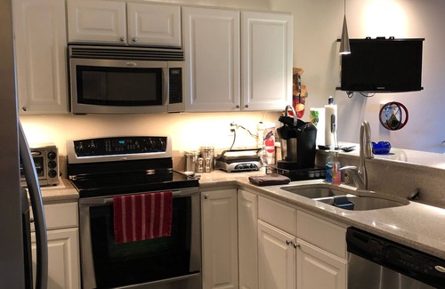 Bluff City Condominio | Condo a solo unos pasos del Bristol Motor Speedway.