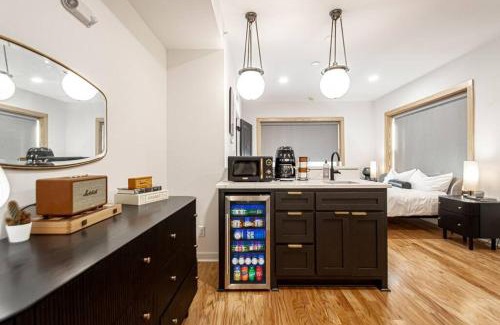 Hot Springs Apartamento | Steps to Bathhouses, Historic Studio, KING BED, Room # 101