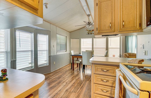 Port Isabel Casa | Steps to Bay! Home w/ Pool Access in Port Isabel