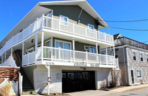 Hampton Casa | Steps to Beach and Boardwalk Pineapple Retreat