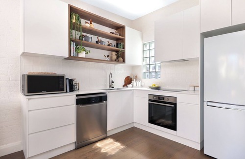 Newcastle East Casa | Spacious beachside terrace, rustic charm, stairs - 2 minutes walk to the beach