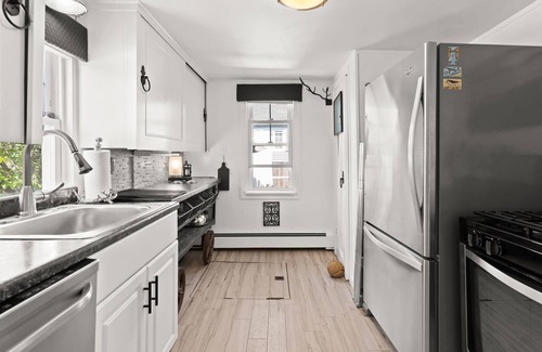 Newbury Casa | Steps to Beach | Bunkhouse + Porch | Dog-Friendly Retreat
