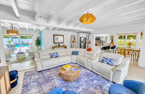 Lauderdale Beach Casa | Steps to Beach Heated Pool Kiwi Key Residences