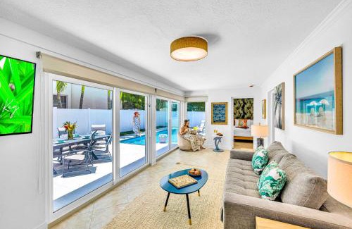 Lauderdale Beach Casa | Steps to Beach Heated Pool Kiwi Key Residences