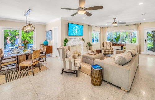 Birch Park Finger Streets Casa | Steps to Beach Heated Pool 2 Houses together Sugar Key RESlDENCES