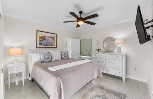 Birch Park Finger Streets Casa | Steps to Beach Heated Pool 2 Houses together Sugar Key RESlDENCES