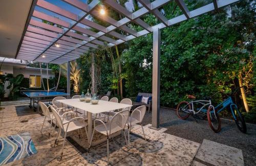 Birch Park Finger Streets Casa | Steps to Beach Heated Pool 2 Houses together Sugar Key RESlDENCES