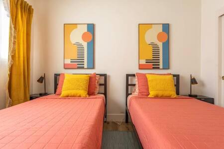 El Porto Apartamento | Steps to Beach Manhattan Beach 2 Bedroom Parking