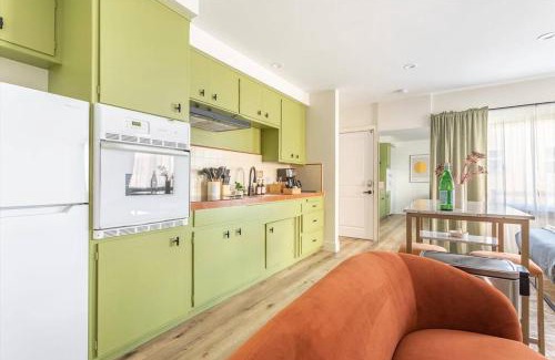 El Porto Apartamento | Steps to Beach Manhattan Beach Patio Parking