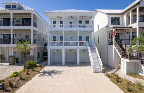 Navarre Beach Casa | Steps to Beach New Navarre Home with Ocean Views!