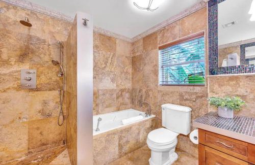 Birch Park Finger Streets Casa | Steps to Beach, Pool, Backyard Oasis, Game Room
