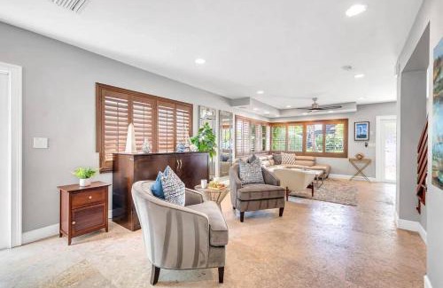Birch Park Finger Streets Casa | Steps to Beach, Pool, Backyard Oasis, Game Room