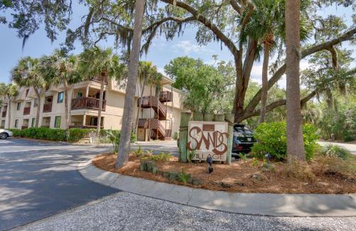 North Forest Beach Apartamento | Steps to Beach, Coligny Plaza Hilton Head Condo!