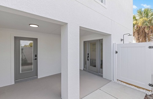 New Smyrna Beach Casa | 🏖️Steps to Beach | Perfect for Large Groups | Flip Flop Living North🏖️