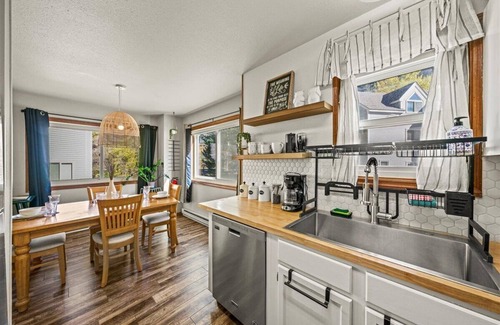 Ouray Casa | Steps to Hot Springs, Shops, & Trails / 2BR Fiber
