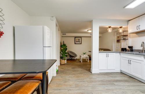 Viewpoint Apartamento | Steps to Idylwood Park Beach Redmond Retreat!