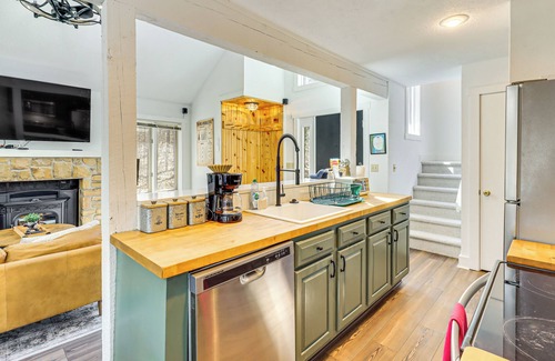 White Haven Casa | Steps to Jack Frost Ski Resort: Townhome w/ Decks