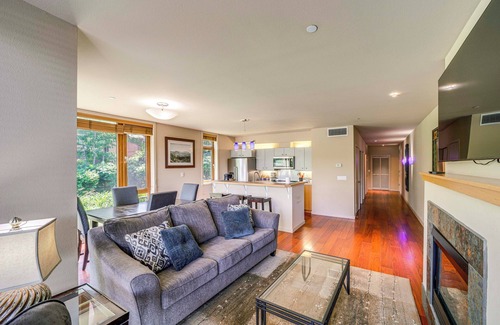 Chelan Condominio | Steps to Lake Chelan: Condo w/ Resort Amenities!