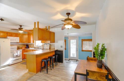 Sandusky Casa | Steps to Lake Erie! Cedar Point Home Base with Deck