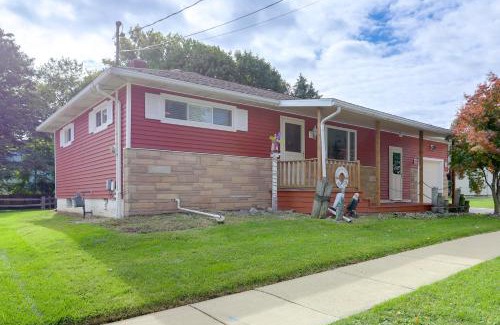 Sandusky Casa | Steps to Lake Erie! Cedar Point Home Base with Deck