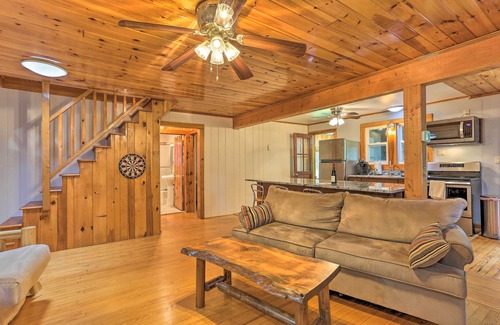 Tafton Cabaña | Steps to Lake: Tafton Cottage w/ Fire Pit & Grill