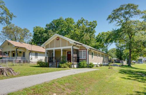 Douglasville Casa | Steps to Playground Family Home in Douglasville!